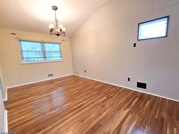3rd image of 258 N Gaston Ave