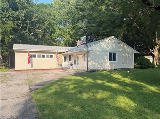 6407 Newland Rd, Parma Heights, OH 44130