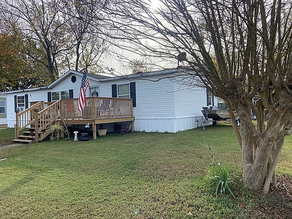 2nd image of 104 Lyttle Dr