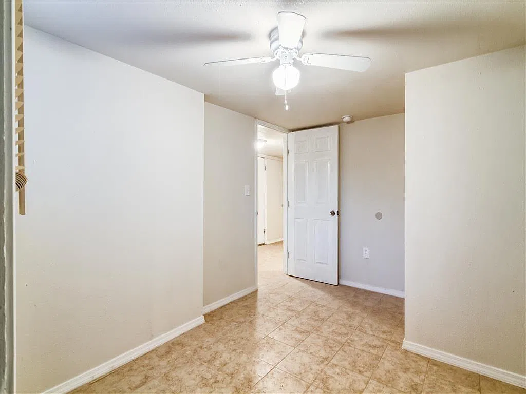 1 bed, 1.0 bath, 2312 sqft, $900 — Photo 3