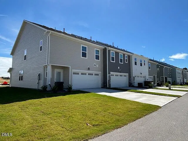 4 bed, 3.0 bath, 2498 sqft, $2,175 — Photo 3