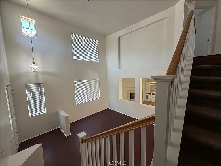 5569 Hunt Club Dr — Photo 17