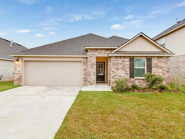 109 Red Pine Dr — Photo 1