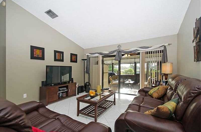 1st image of 308 Fairway Cir