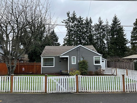 2nd image of 3308 Louise St W