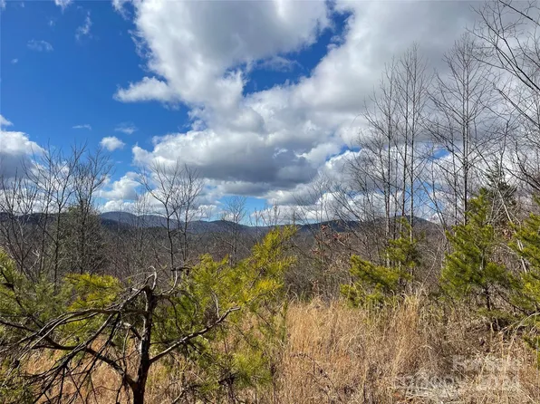 447 Hog Rock Rd, Hendersonville, NC 28792