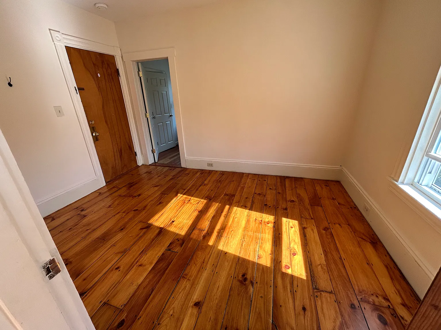 1 bed, $1,600 — Photo 1