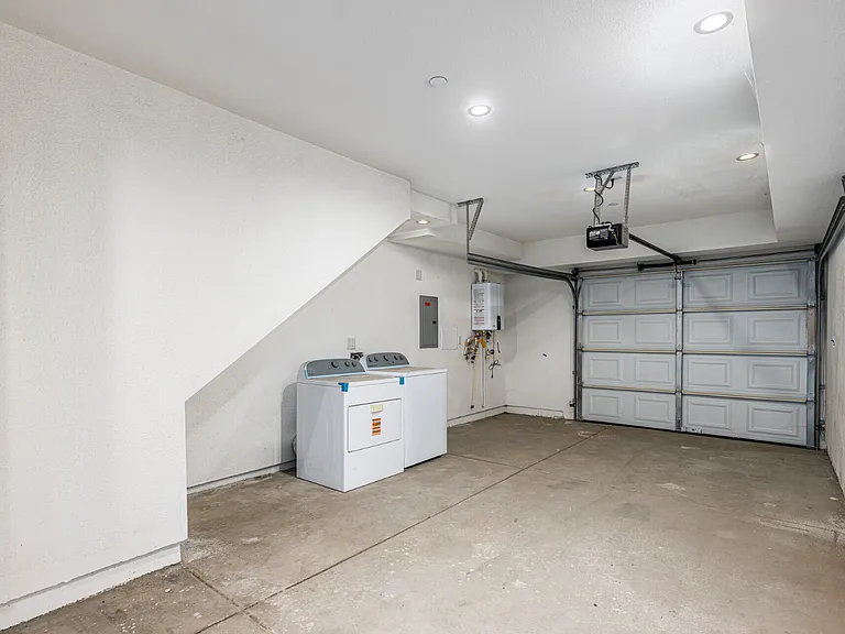 900 N Ardmore Ave Property — Photo 15