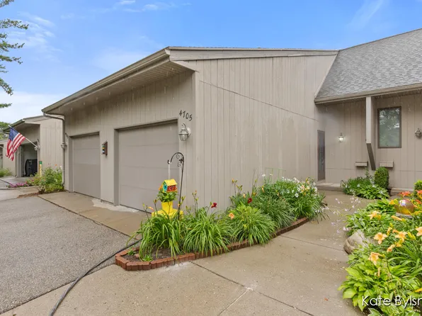 4705 Rockvalley Dr NE, Grand Rapids, MI 49525