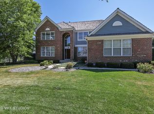 201 Saddle Ln, Fox River Grove, IL 60021