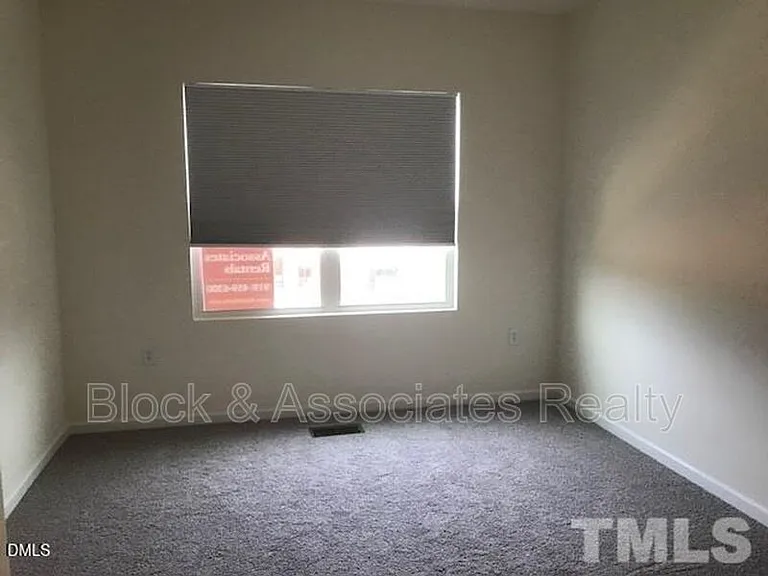 6039 Beale Loop — Photo 11