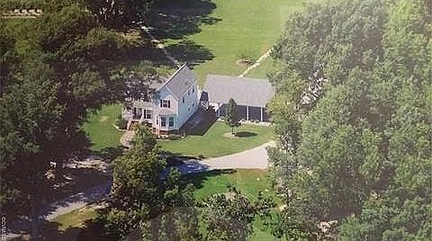 27398 Millfield Rd Wakefield