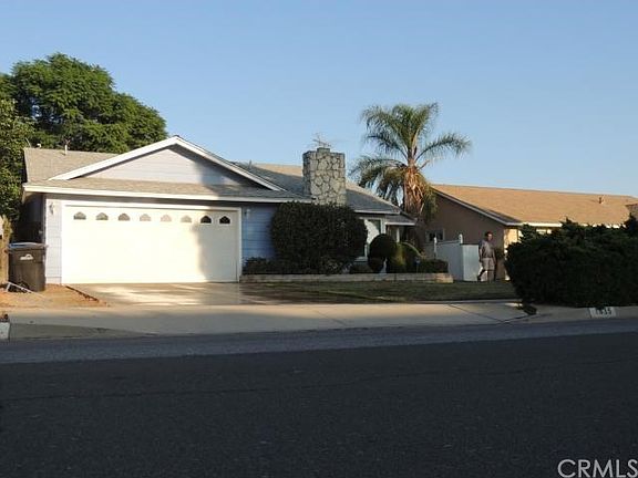 2nd image of 1335 Oakland Pl
