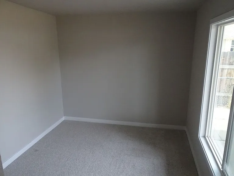 1020 N 10 E — Photo 2