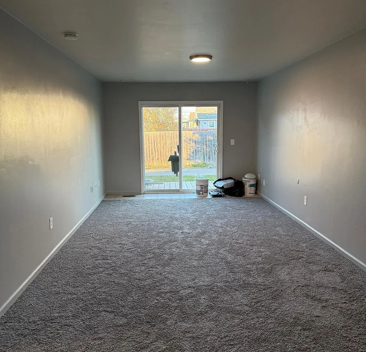 1 bed, 700 sqft, $1,000 — Photo 3