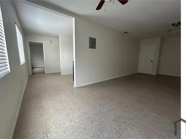693 Stanley Ave, Long Beach, CA 90814