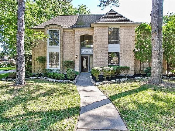 2nd image of 15703 Knoll Lake Dr