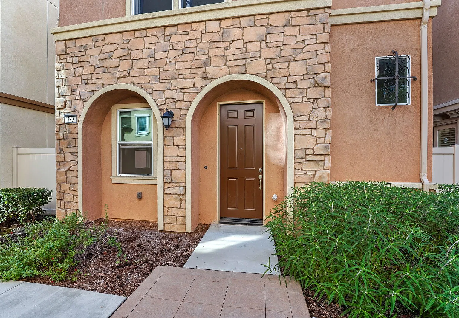 789 Plum Ln — Photo 1
