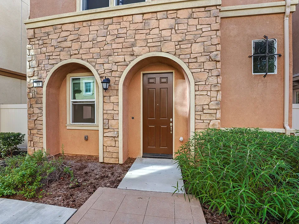 789 Plum Ln