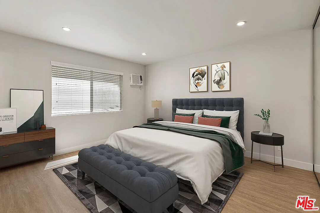 2 bed, 2.0 bath, 1250 sqft, $3,795 — Photo 2