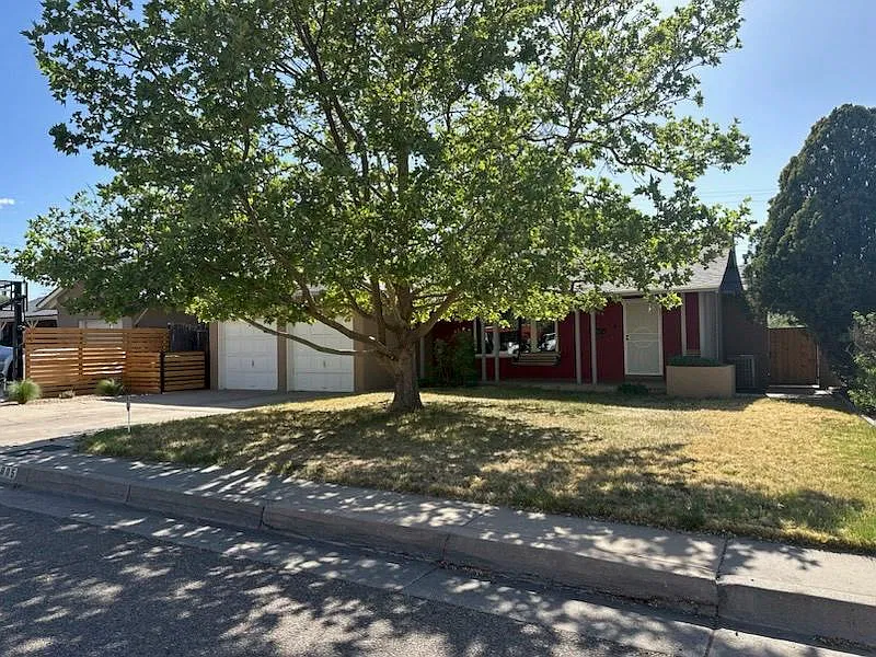 2 bed, 1075 sqft, $2,300 — Photo 4