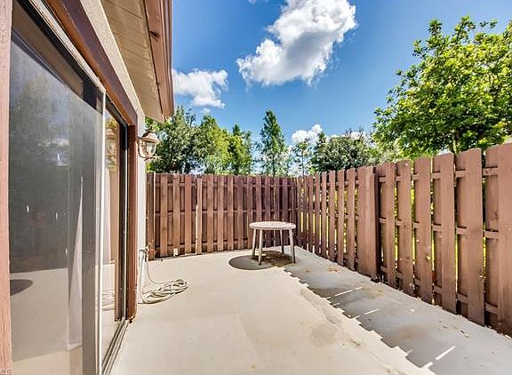 4th image of 12921 Meadowood Ct