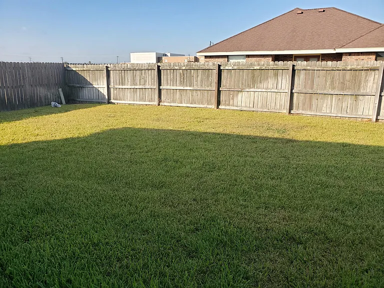 1906 Treasure Oaks Dr — Photo 6