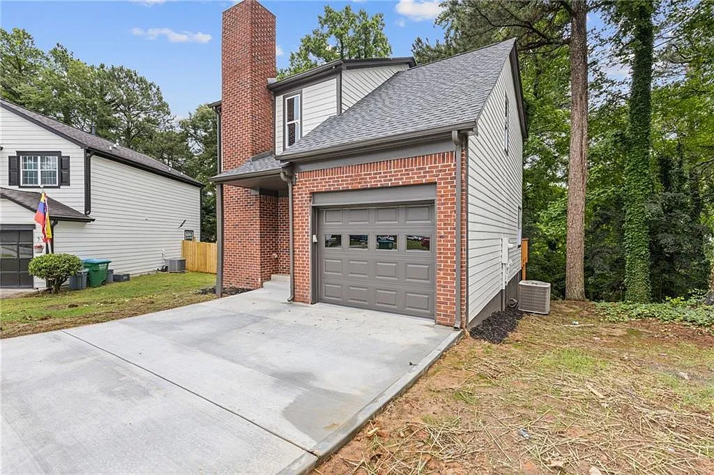 3 bed, 2.5 bath, 1440 sqft, $2,395 — Photo 2