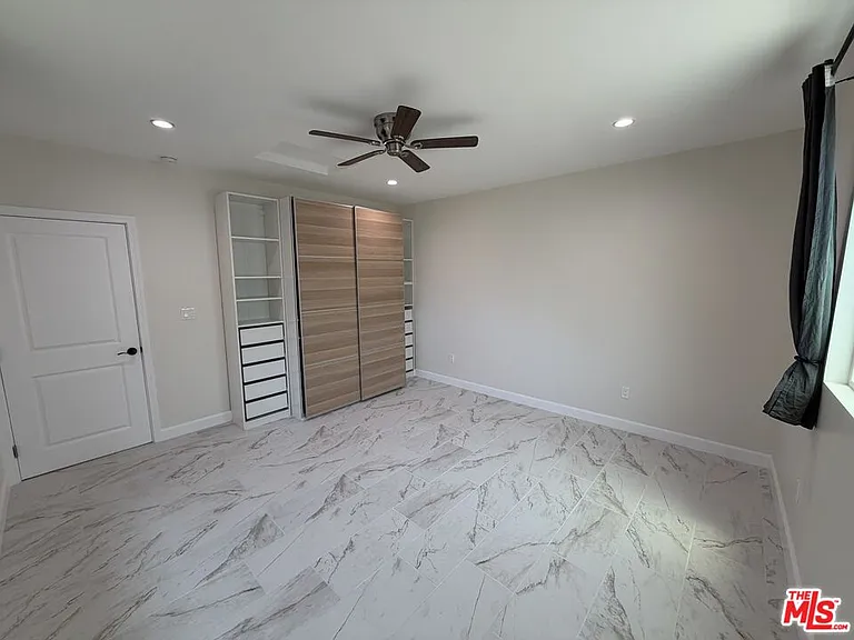 6533 Costello Ave — Photo 9