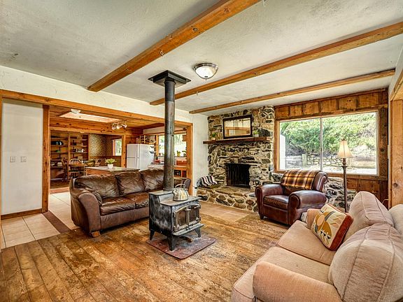 5th image of 1147 Lotus Rd