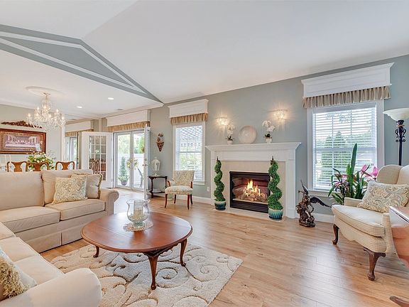 4th image of 528 Highland Ct #528