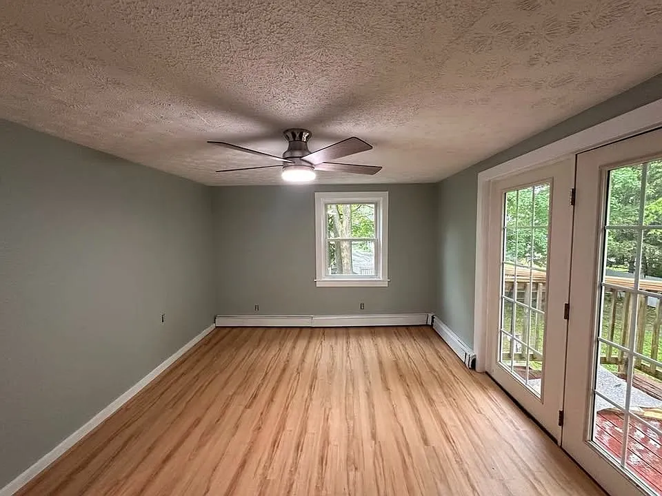 2 bed, 1000 sqft, $1,700 — Photo 1