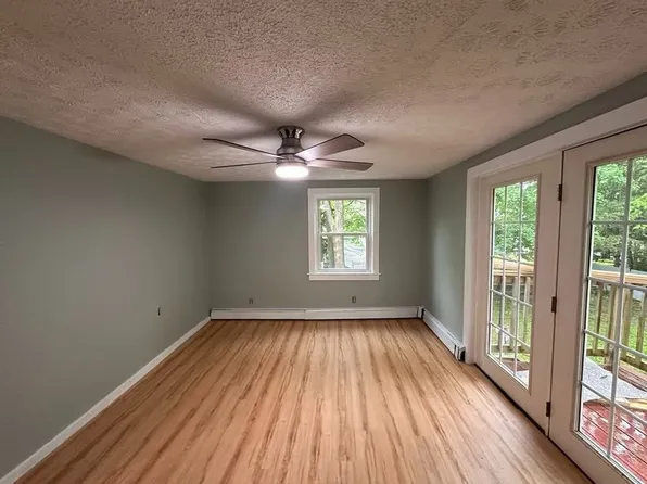 25 Beech St, Gardiner, ME 04345