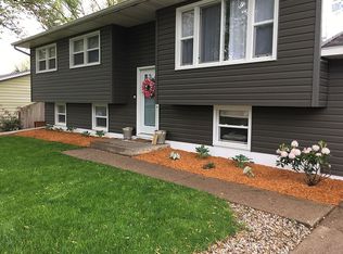 4633 Scott St, Davenport, IA 52806