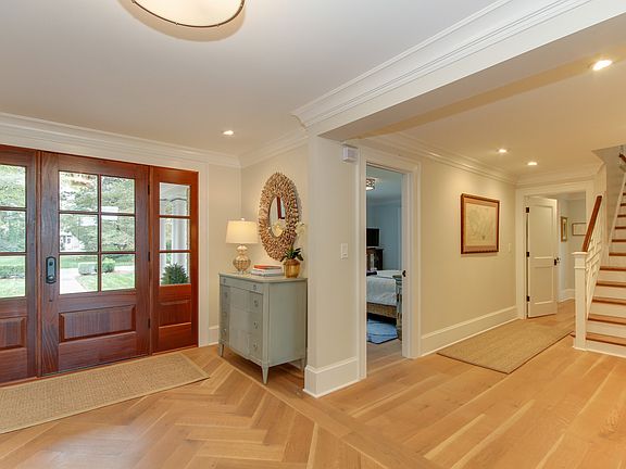 5th image of 1532 E Bay Shore Dr
