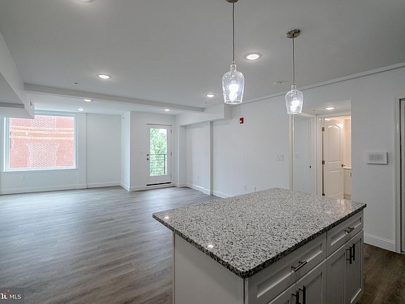 5th image of 129 Washington Ave Unit E