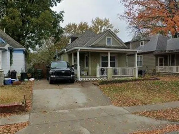 1103 N 13th St, Leavenworth, KS 66048