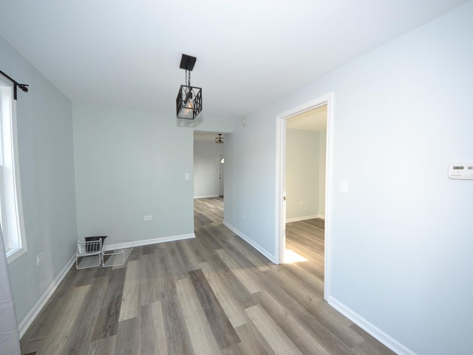 1st image of 518 W 32nd St #1REAR