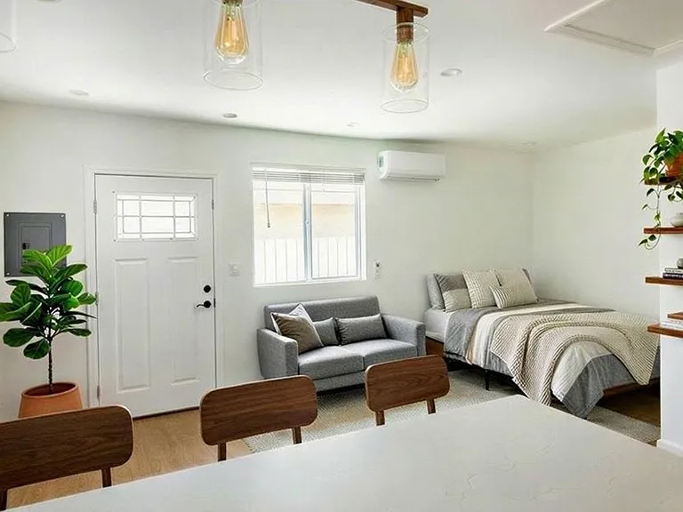 8961 Etiwanda Ave — Photo 3
