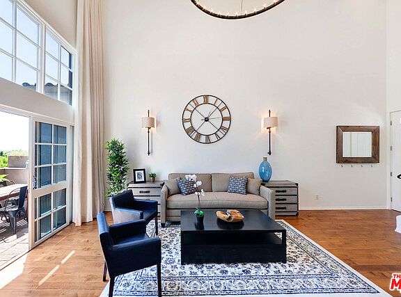 2nd image of 851 N San Vicente Blvd APT 301