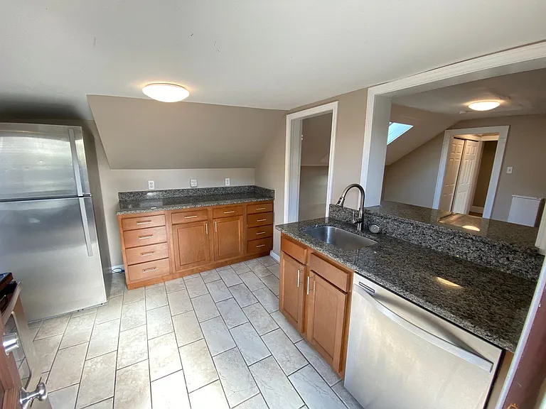 Highland St 1441-1443 CR — Photo 13