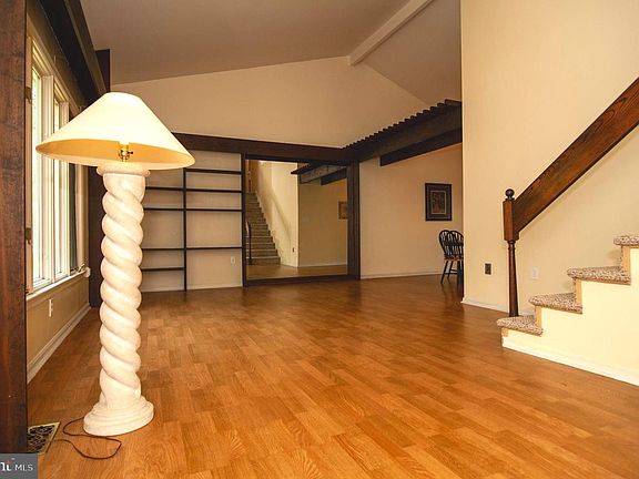 5th image of 20 Gleneagles Ct