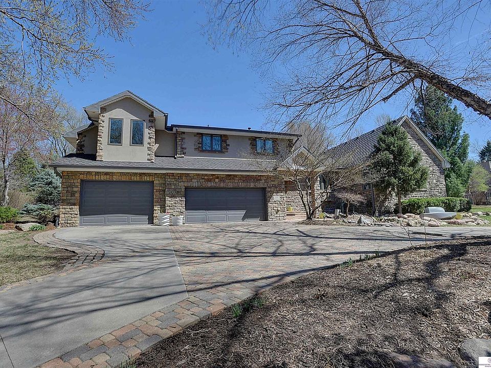 1st image of 1537 S 110th St