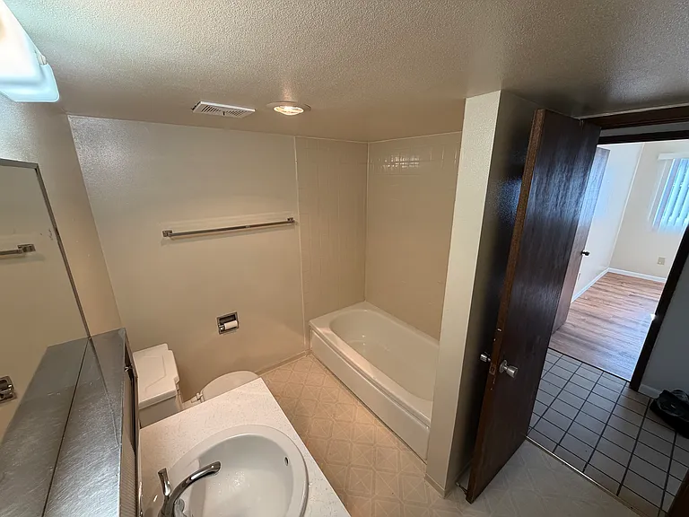 Olympic Manor — Photo 15