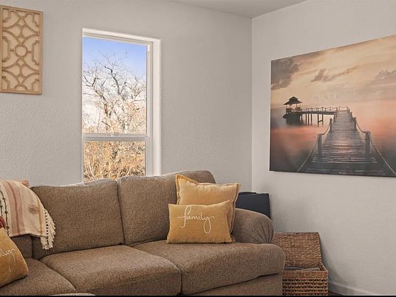 3rd image of 519 E Evans Ave #4