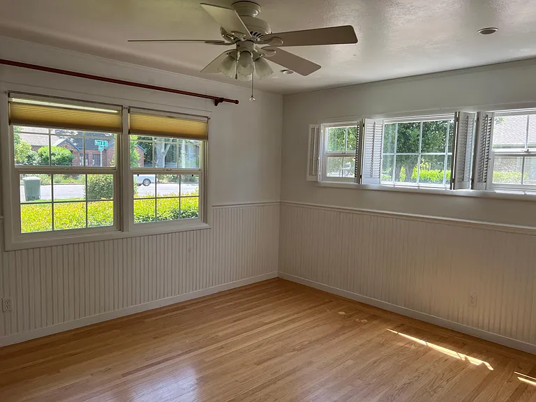 690 W B St — Photo 14