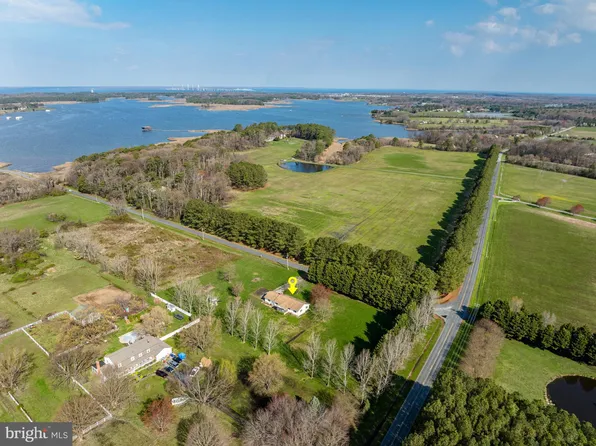 103 Old Point Rd, Chester, MD 21619