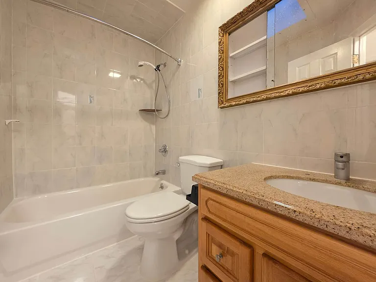 2605 Benson Ave #3 — Photo 8