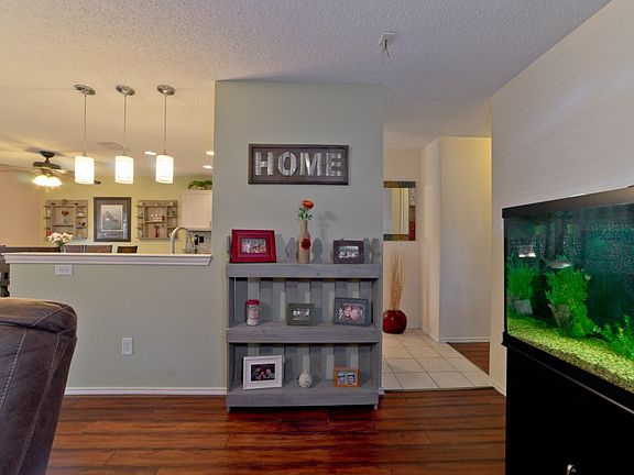 2nd image of 1512 Leeward Ln