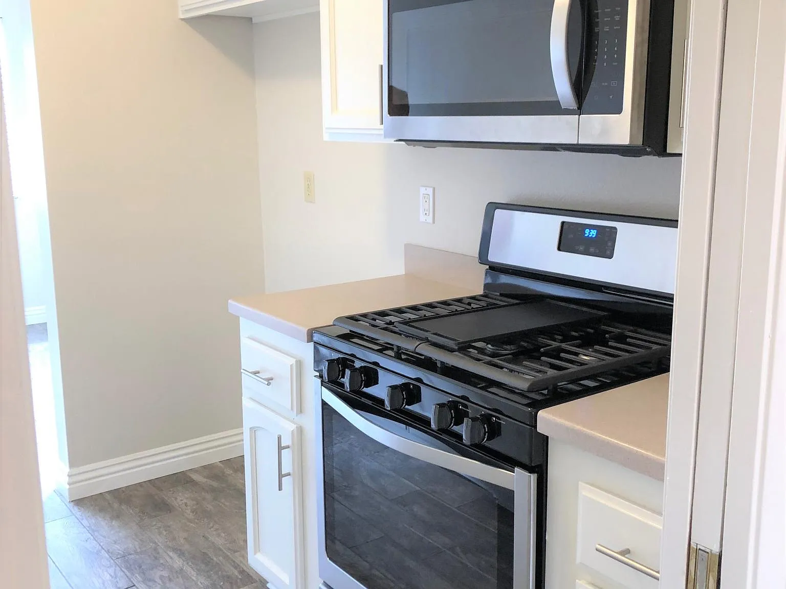 3 bed, 2.5 bath, 1500 sqft, $3,995 — Photo 4